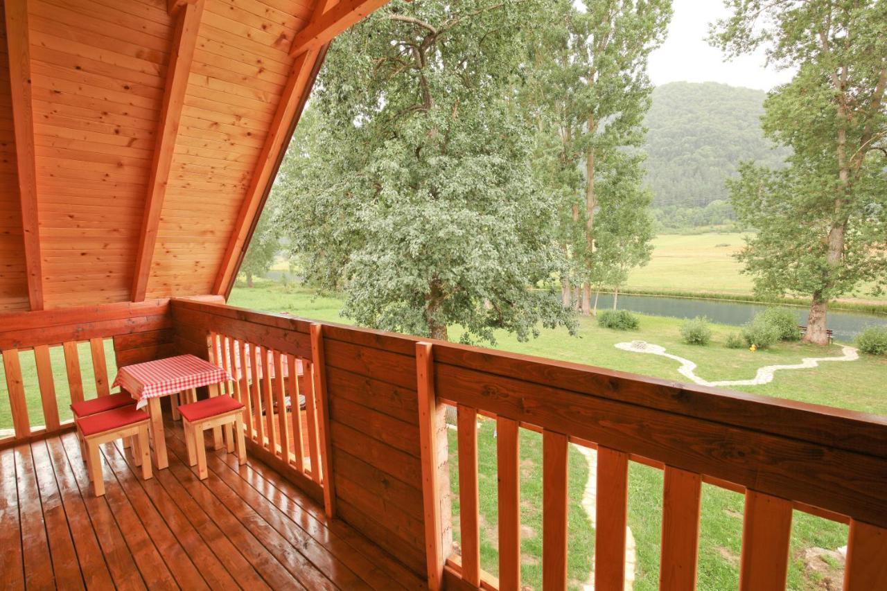 Riverside Apartments Otočac 外观 照片