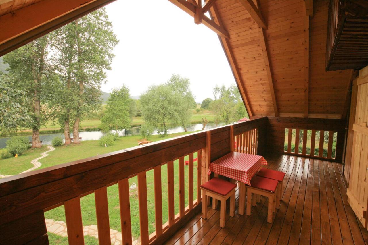 Riverside Apartments Otočac 外观 照片