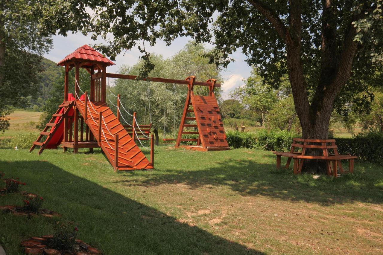 Riverside Apartments Otočac 外观 照片