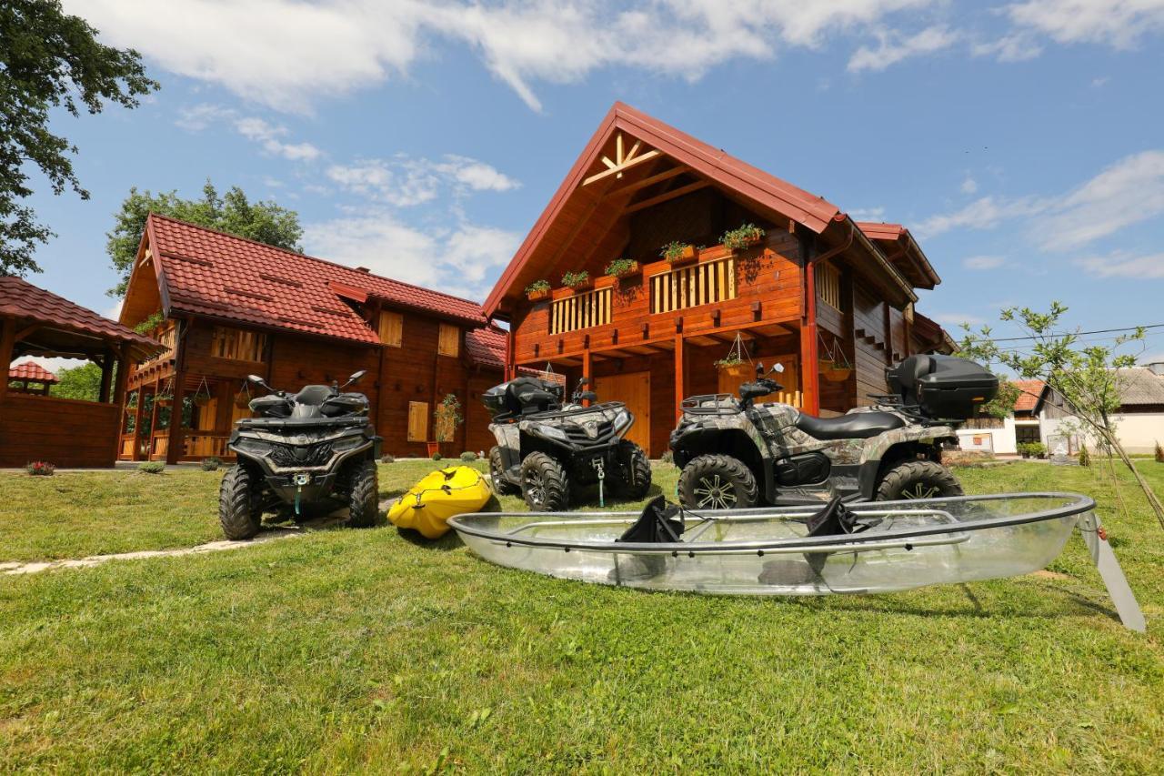 Riverside Apartments Otočac 外观 照片
