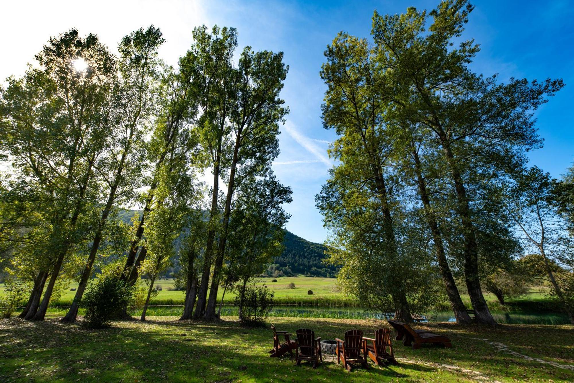 Riverside Apartments Otočac 外观 照片